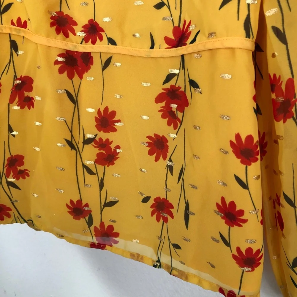 LULUS Raelyn Peplum Floral Blouse Size L - Picture 7 of 12